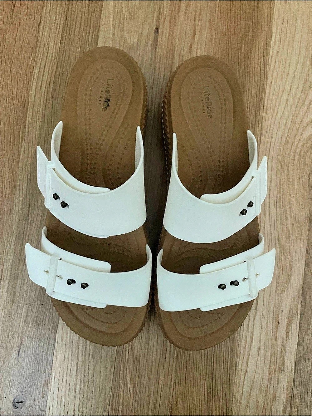 Crocs Brooklyn Buckle Low Wedge Platform Sandals 7